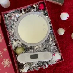 Impressions Vanity Company Melody 9-Inch Round Duotone Makeup Mirror With Bluetooth Speakers, White -Laural Home Shop 52c1c14b03ea3385 6354 w800 h800 b0 p0